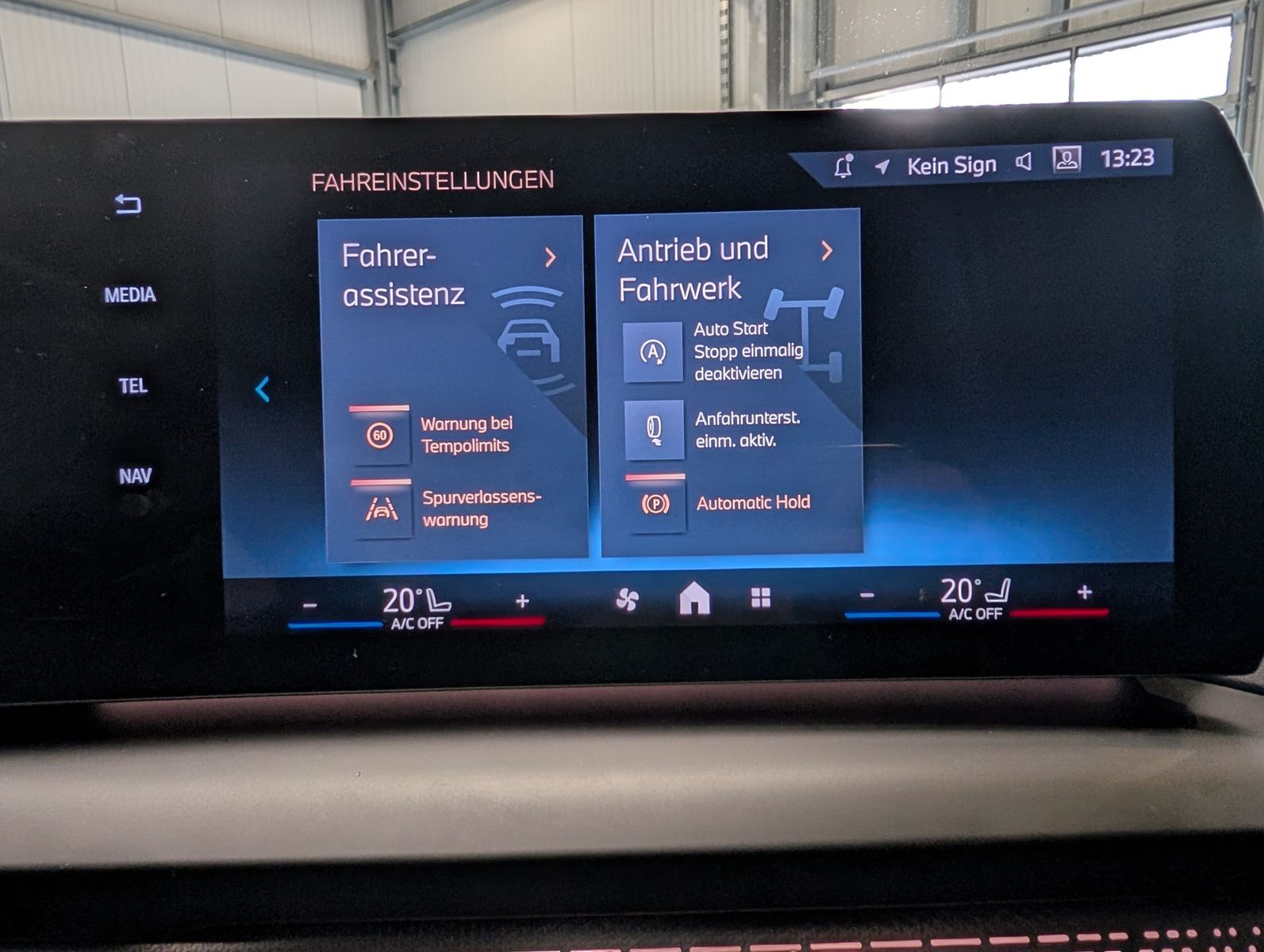 Fahrzeugabbildung BMW 118 d M-Sport Premium Ad-LED Cam Pano Alcan 18"