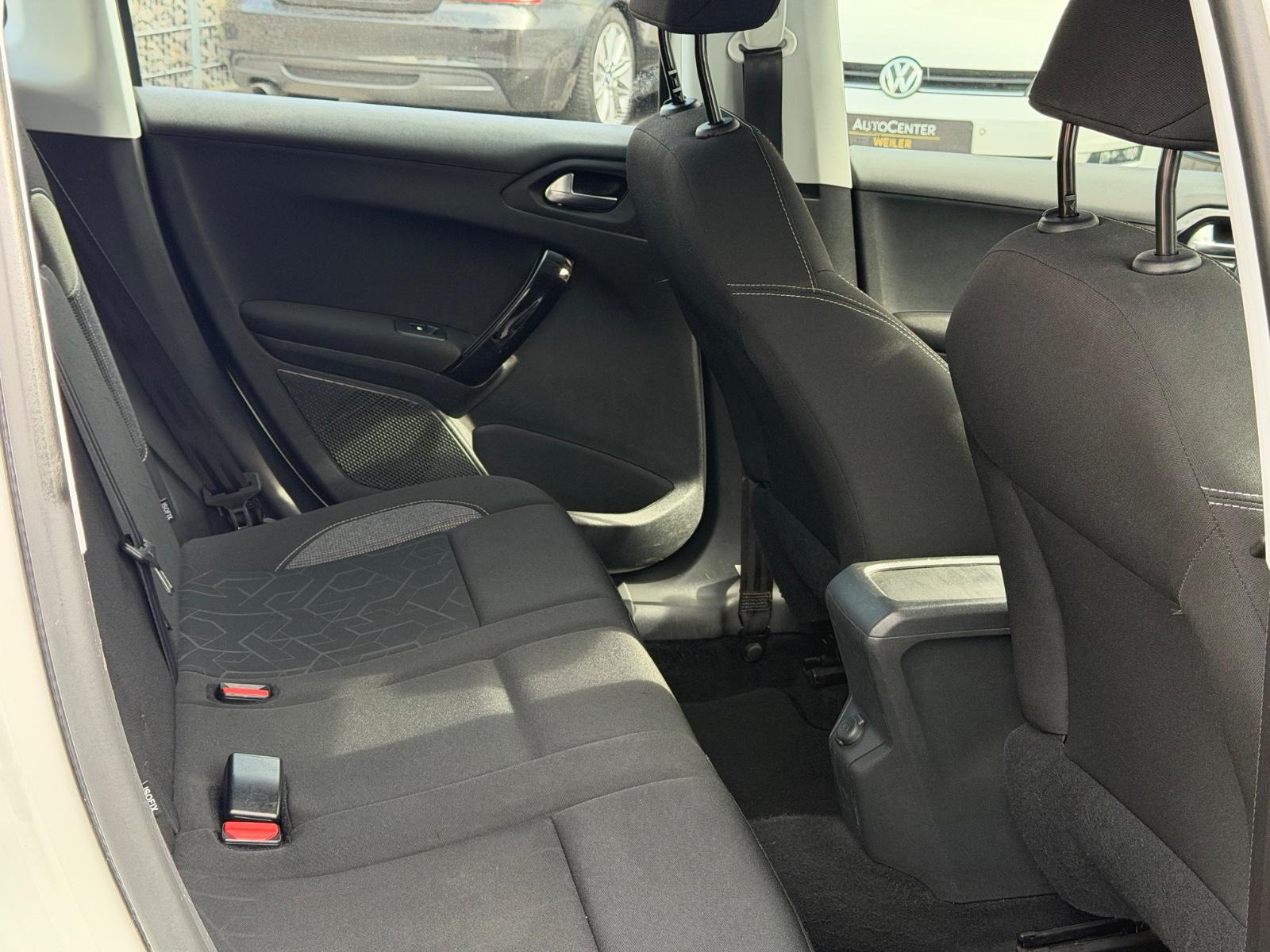 Peugeot 2008 1.2 Aut.*Wenig KM*Top Zustand*2.Hand*