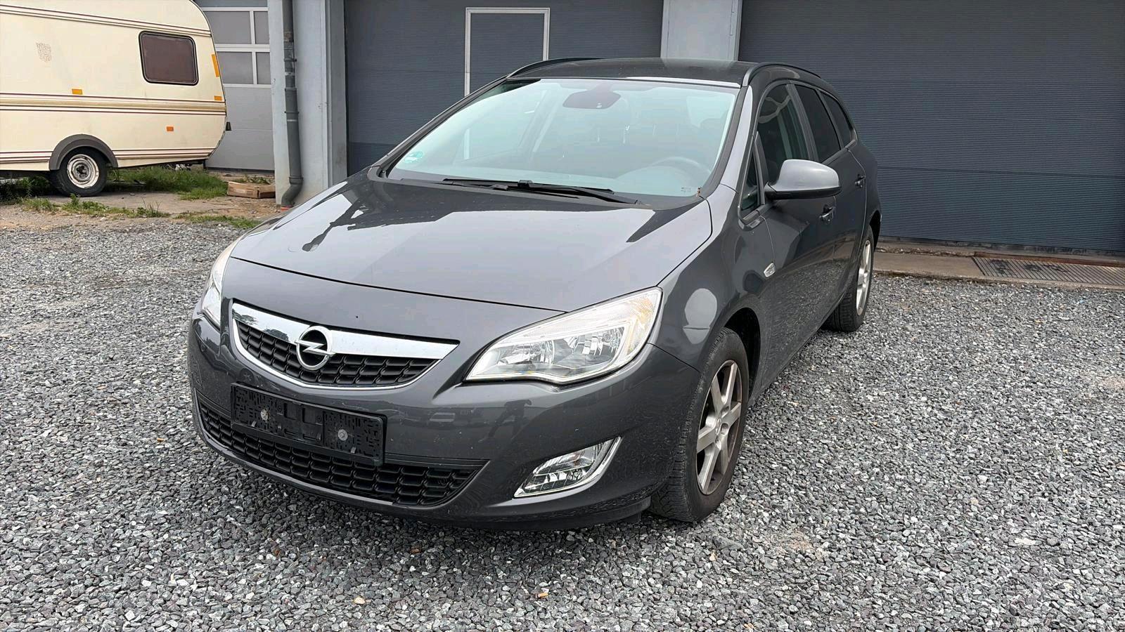 Opel Astra, 2013