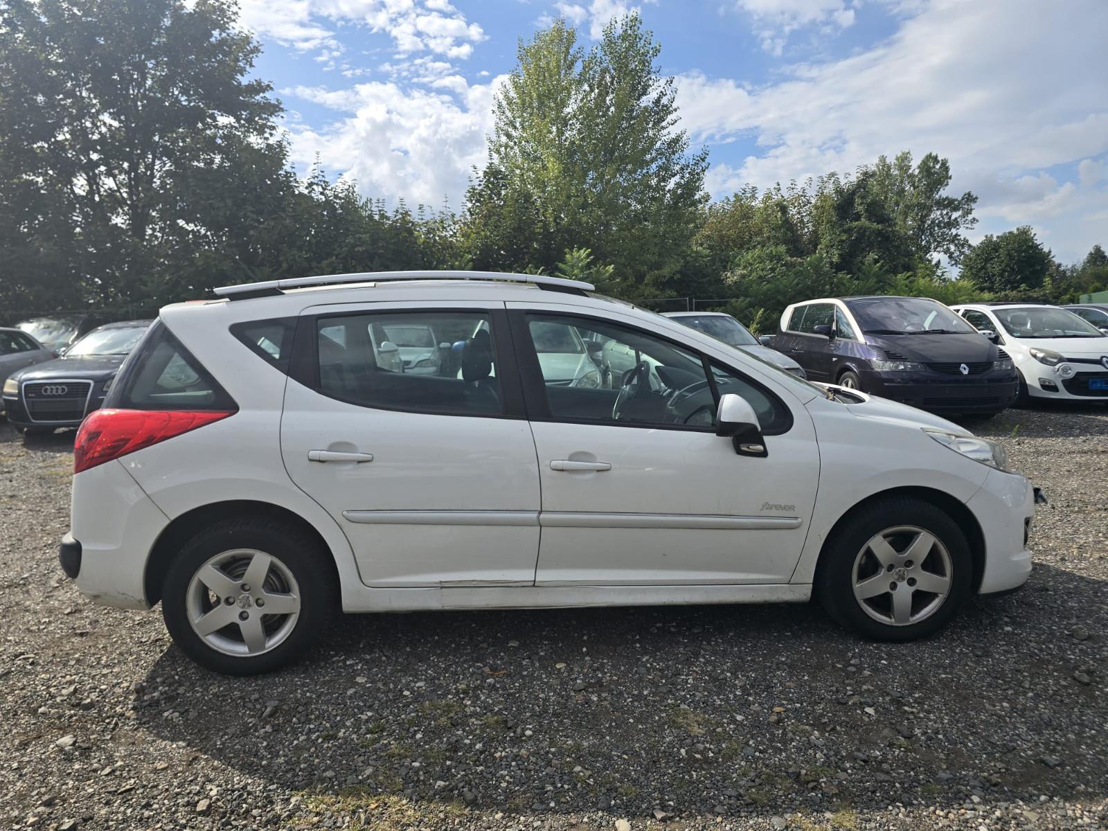 Peugeot 207 2013 — interior