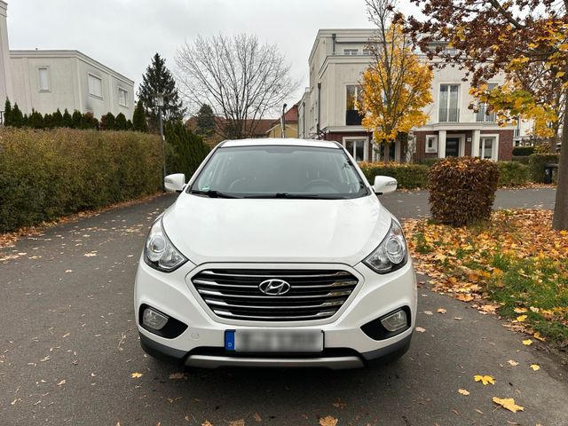 Hyundai ix 35 hydrogen fuel cell