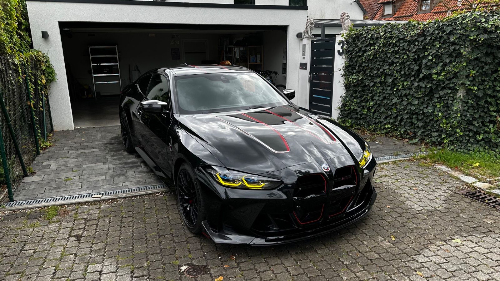 BMW M4 CSL