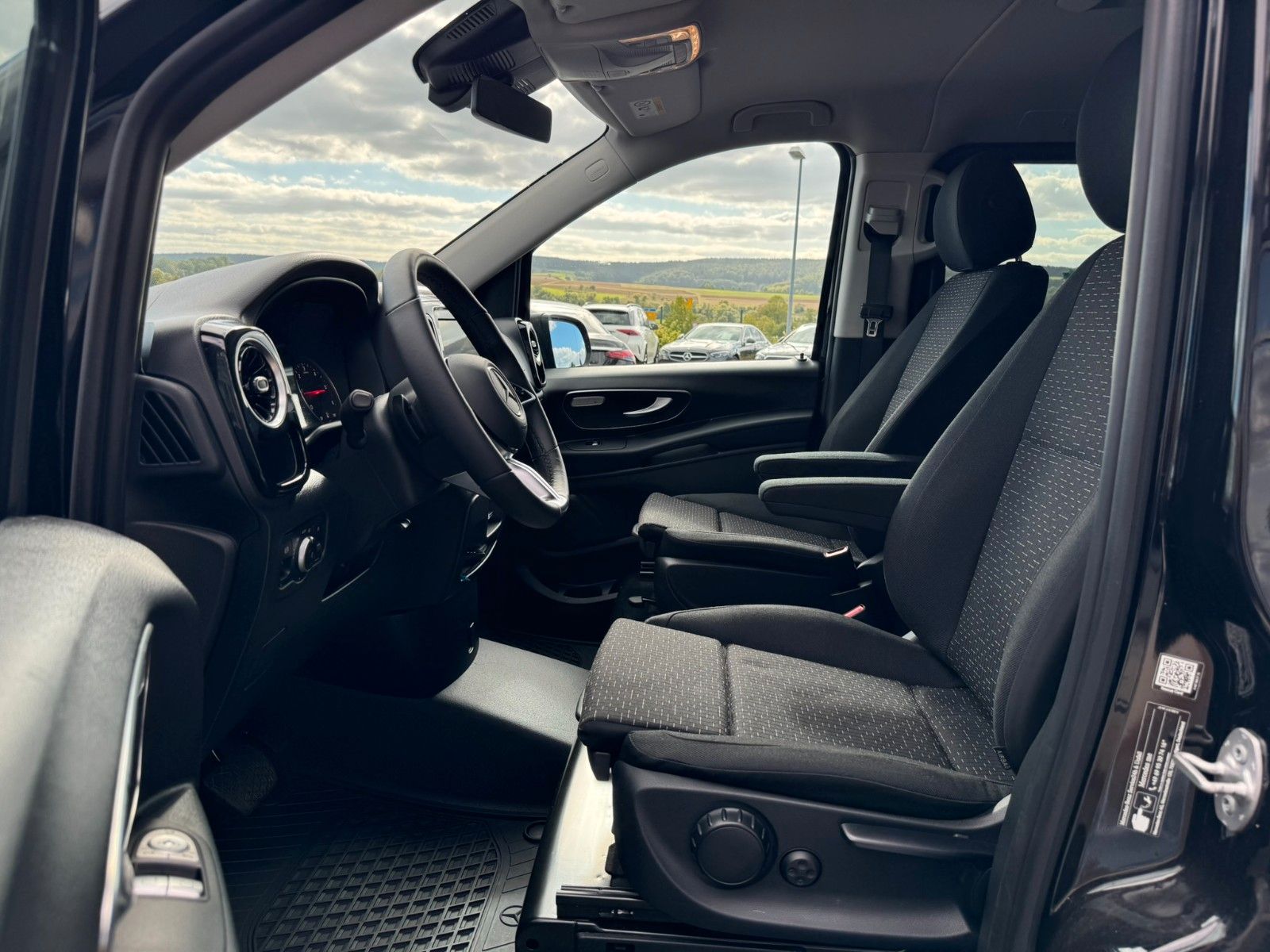 Fahrzeugabbildung Mercedes-Benz Vito 119 CDI 4x4 Tourer PRO Extral Stdh AHK2,5t