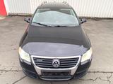Volkswagen Passat.B6.euro 6 .Variant.schec... - Volkswagen Passat aus 2010: Kombi