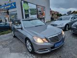 Mercedes-Benz E 220 CDI BlueEfficienc Sehr gepflegt el. Heckkl - gebrauchte Mercedes-Benz E 220 aus dem Jahr 2012