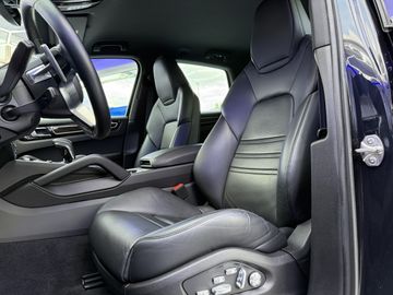 Porsche Cayenne - 12