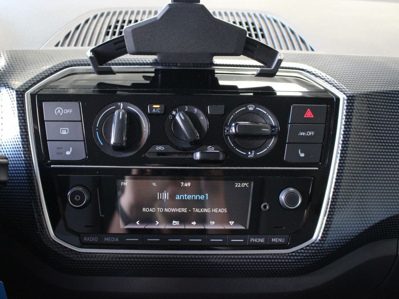 Fahrzeugabbildung Volkswagen up! move Klima/SHZ/Maps+More Dock
