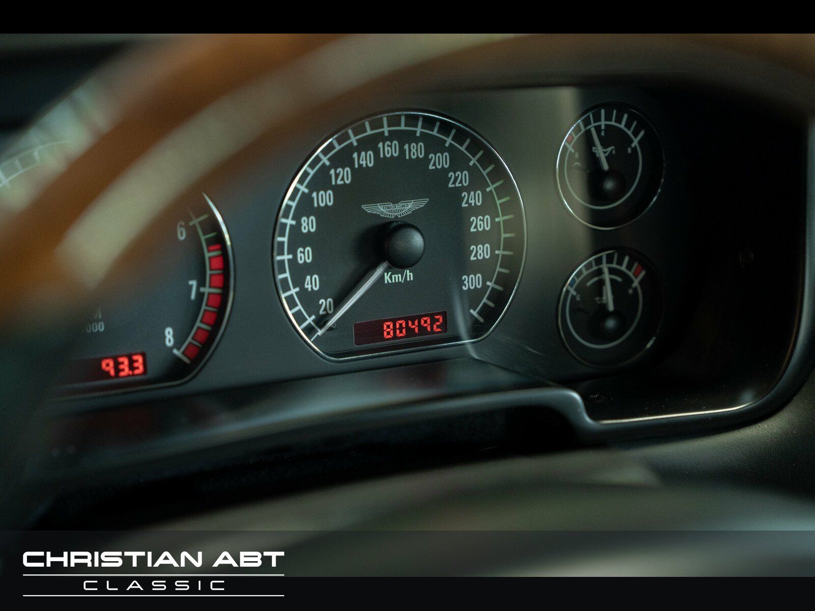 Fahrzeugabbildung Aston Martin Vantage V12