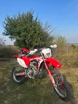 Honda CRF 450 R - Motorräder in Halle