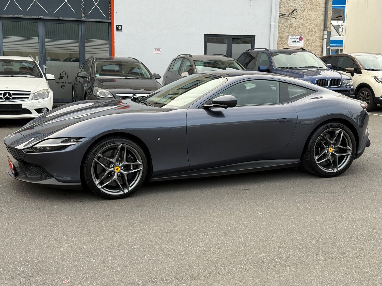 FERRARI Roma
