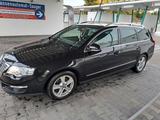Volkswagen Passat - Volkswagen Passat aus 2009: Kombi