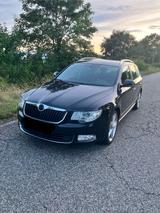 Skoda Superb 1.6 TDI Leder Vollausstattung - Skoda Superb: V6 TDI