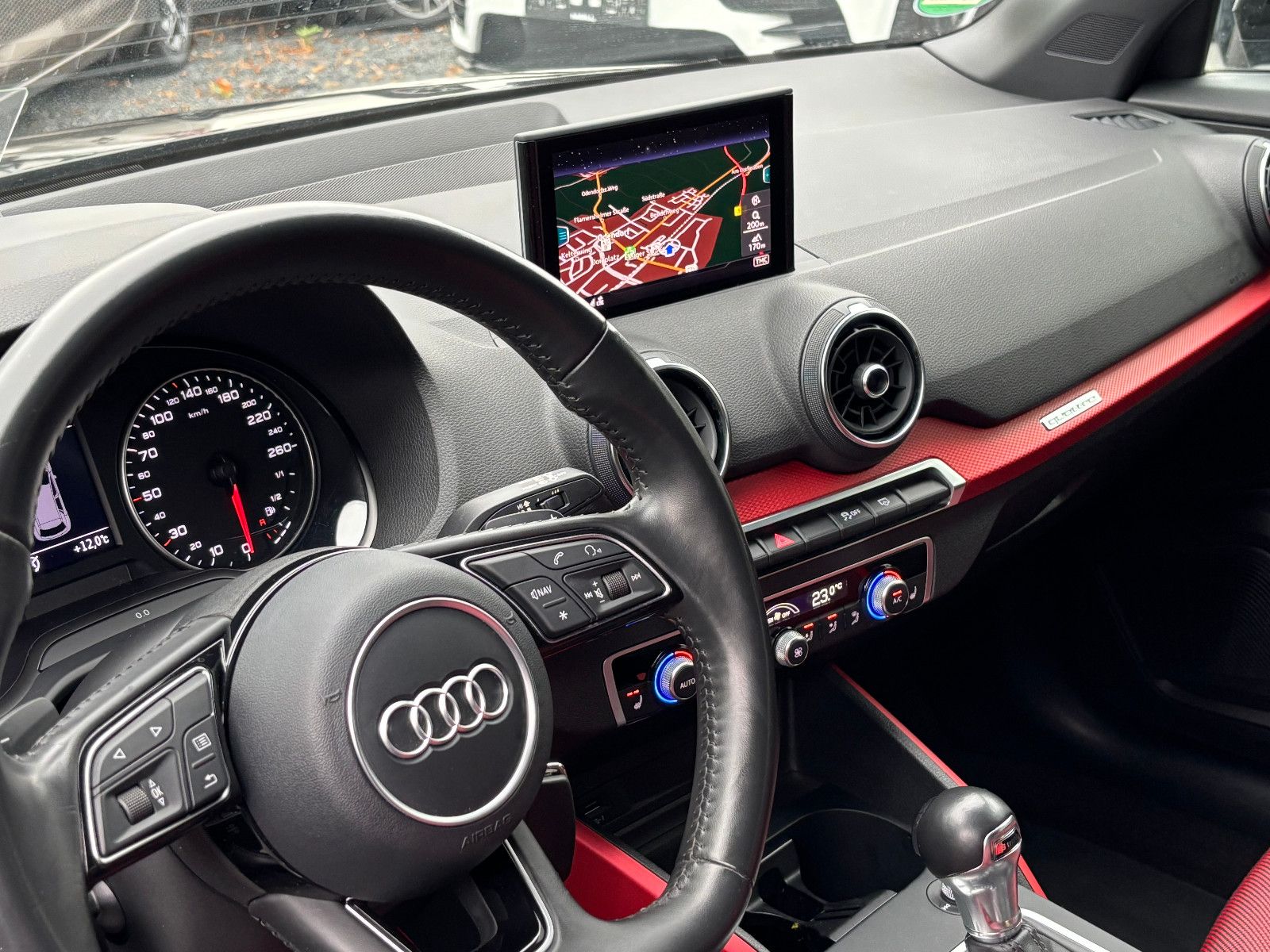 Fahrzeugabbildung Audi Q2 quattro sport/S-LINE/HEAD-UP/KAMERA/B&O