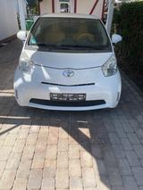 Toyota IQ 1,0-l-VVT-i Multidrive - - Toyota IQ von privat