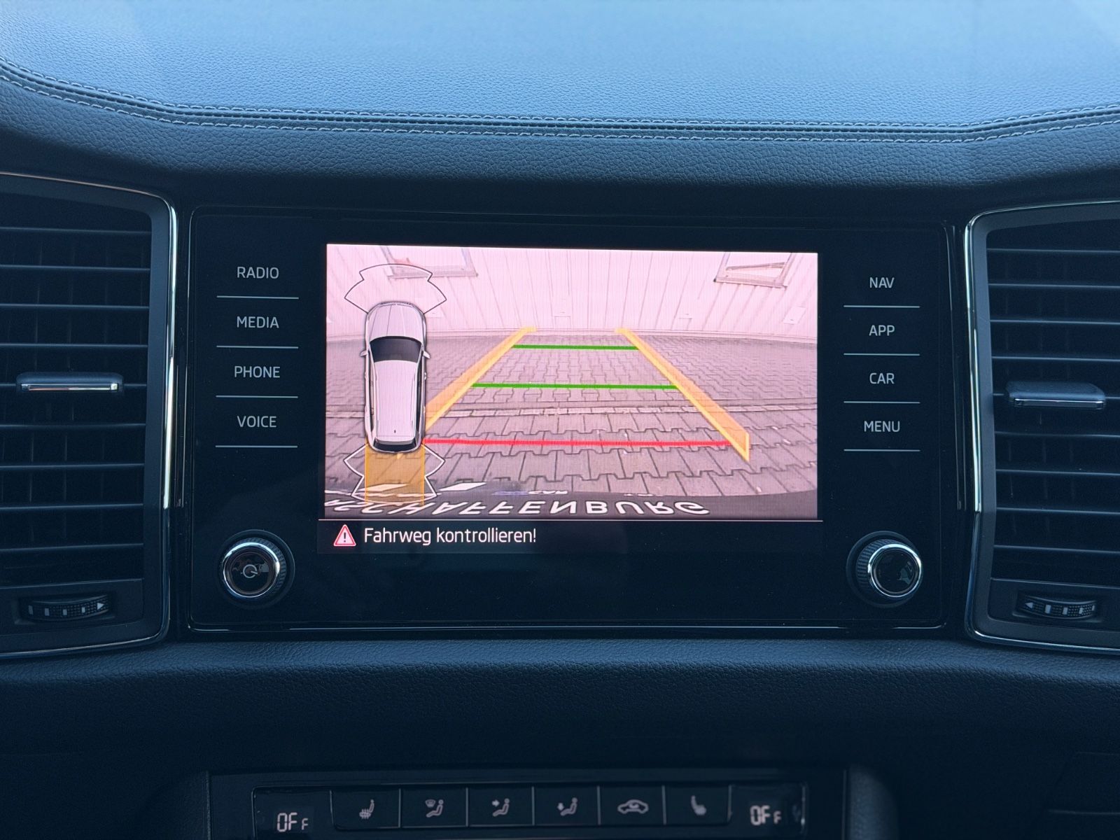 Skoda Kodiaq DSG Ambition LED Pano Ambilight foto 21
