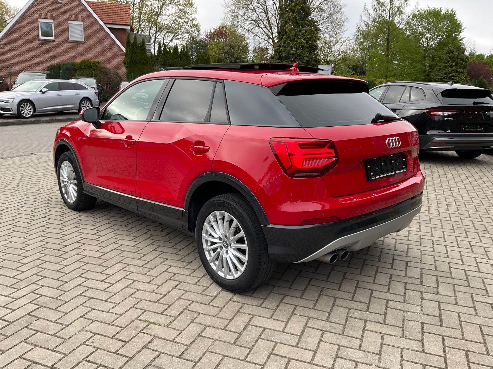 Fahrzeugabbildung Audi Q2 35 TFSI S tronic,Panorama,Kamera,Xenon,Navi