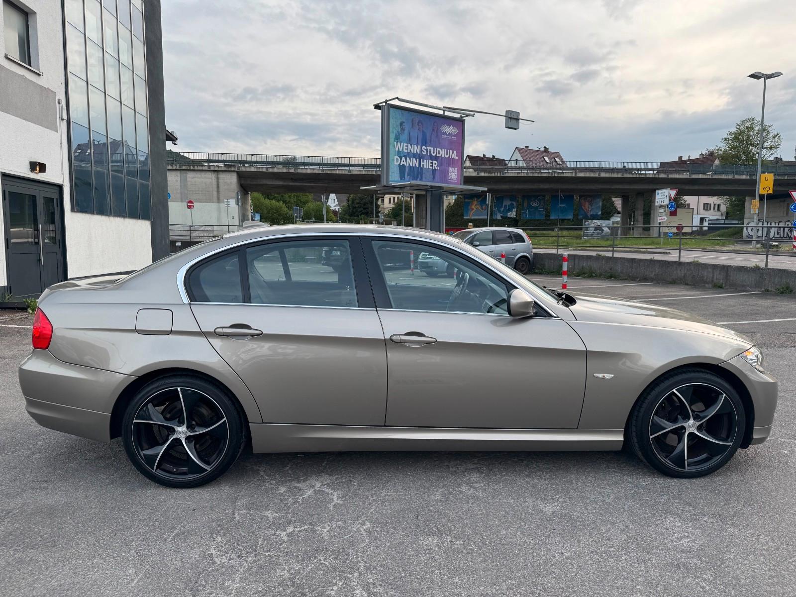 BMW 325i-NAVI-KLIMAAUTOMATIK-XENON-PDC