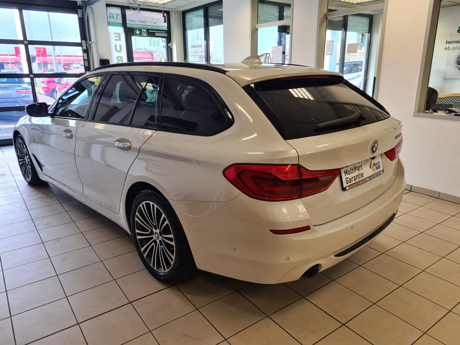 Fahrzeugabbildung BMW 520 d Sport Line/BMW Gestiksteuerung/LED/LEDER