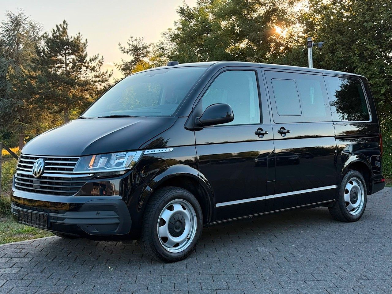 Volkswagen Volkswagen T6.1 Multivan Standheizung, AHK, Navi