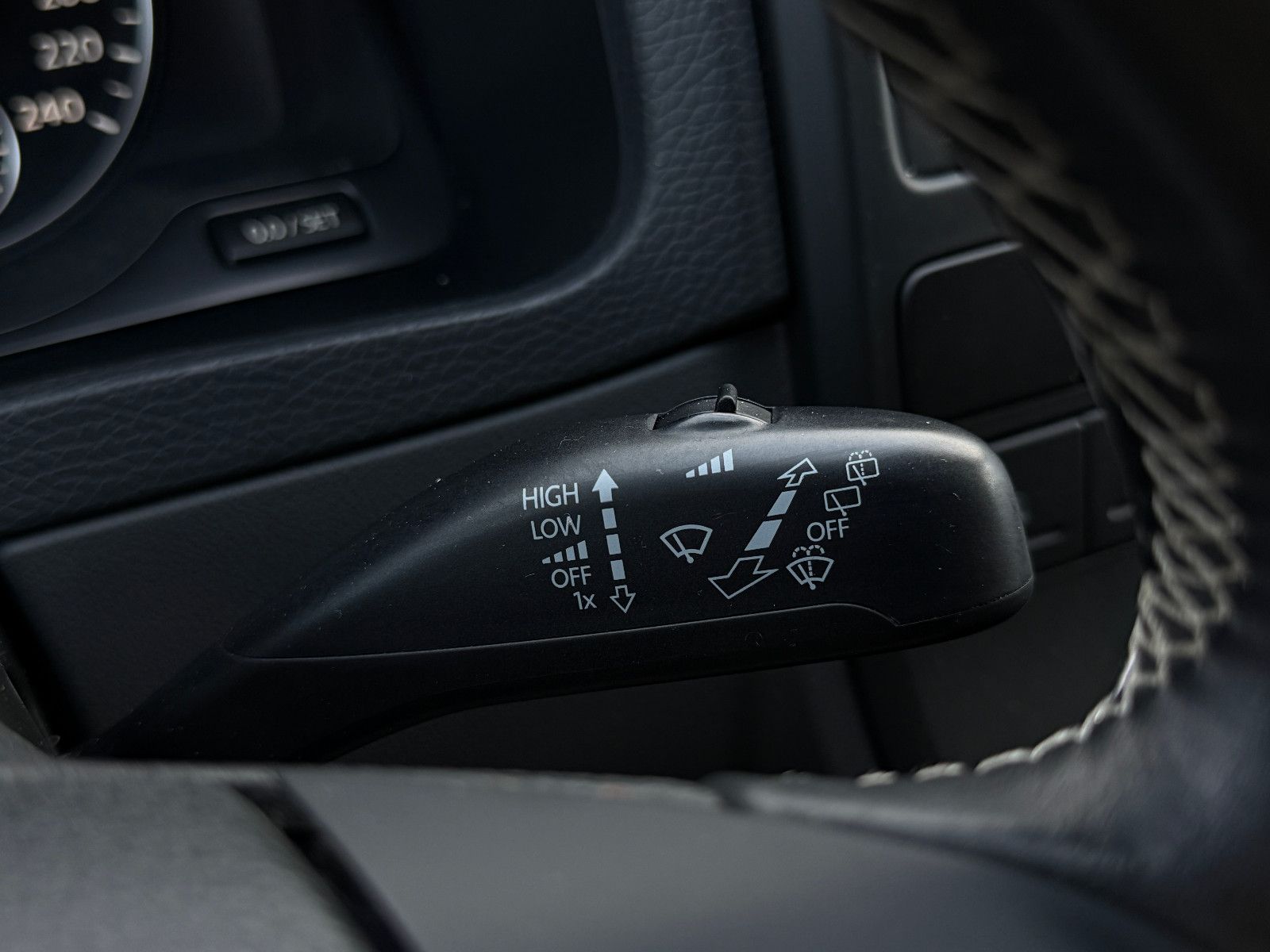 Fahrzeugabbildung Volkswagen T5 Multivan Edition 25 DAB GRA Side-Assist PDC