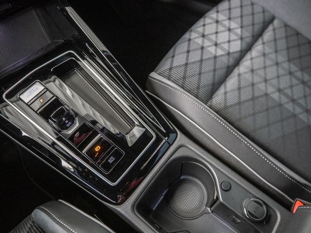 Golf VIII 2.0 TSI R-Line SHZ NAVI LED ACC AID