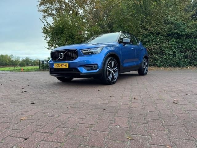 Volvo XC40 1.5 T5 TWIN motor R-DESIGN/LED/HLEER imagem 3