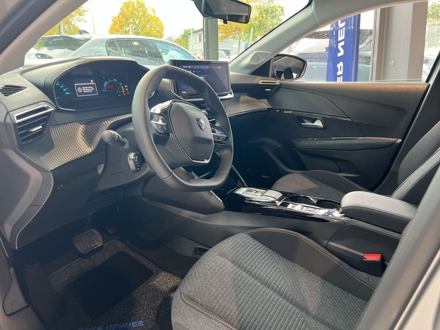 Fahrzeugabbildung Peugeot 208 Business Elektro 156 Navi DAB SHZ Keyless