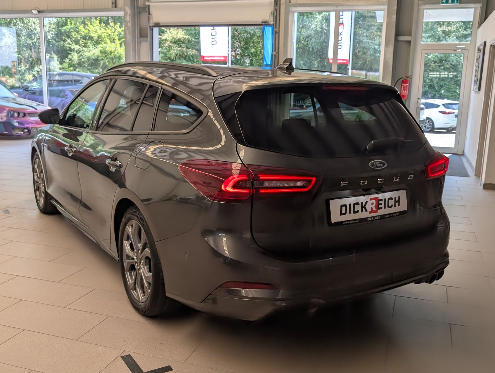 Fahrzeugabbildung Ford Focus 1.0 EB ST-Line ACC LED CAM Styling WINTER
