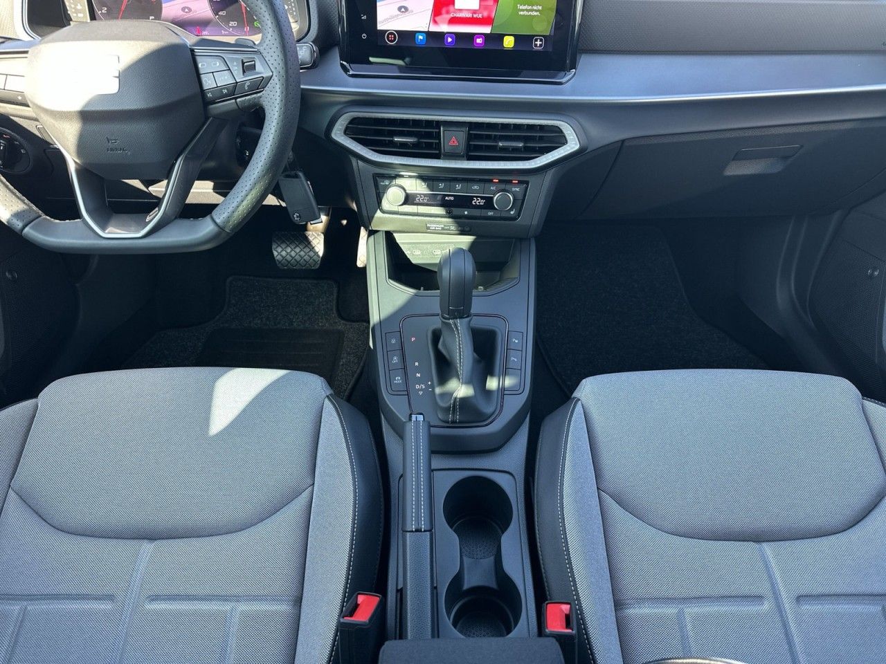 Fahrzeugabbildung SEAT Arona FR 1.0 TSI 116 PS 7-Gang-DSG - mit KI generiert/bearbeitet