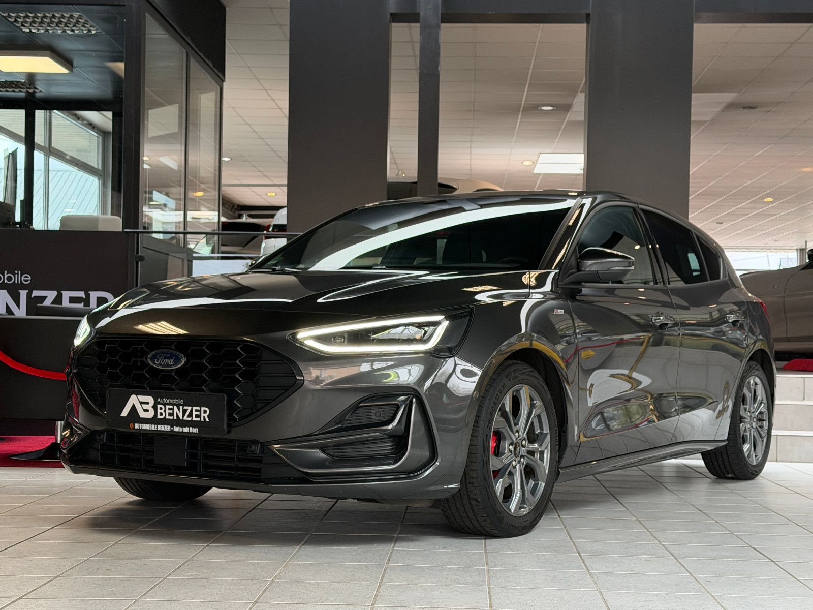 Fahrzeugabbildung Ford Focus /ST-LINE/AUTOMATIK/KAMERA/NAVI/SHZ/ACC