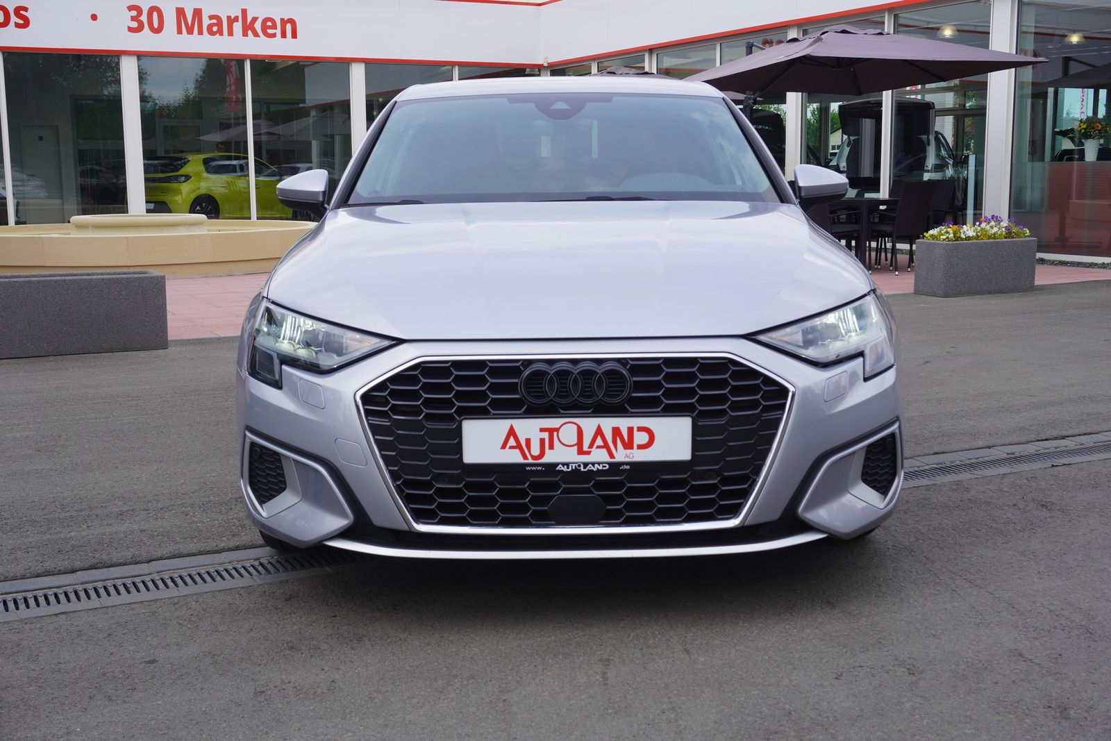 Audi A3 Limousine 30 TFSI Kamera LED ACC App-Connect imagem 2