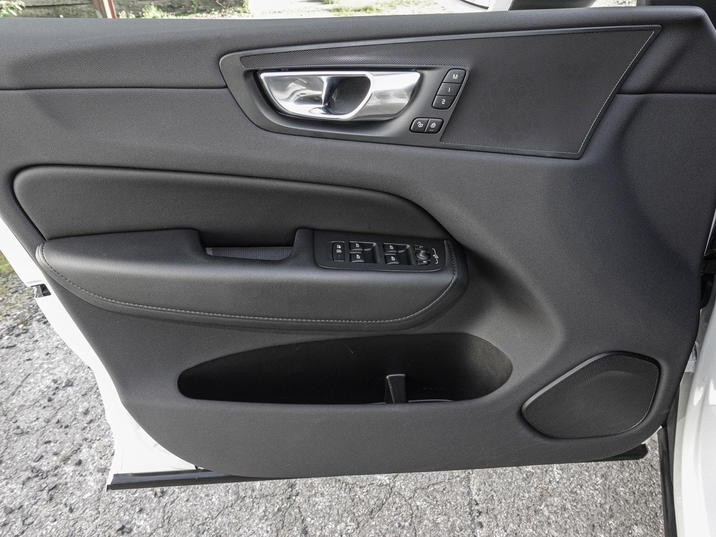 Volvo XC60 Core 2WD B4 Benzin EU6d Digitales Cockpit M