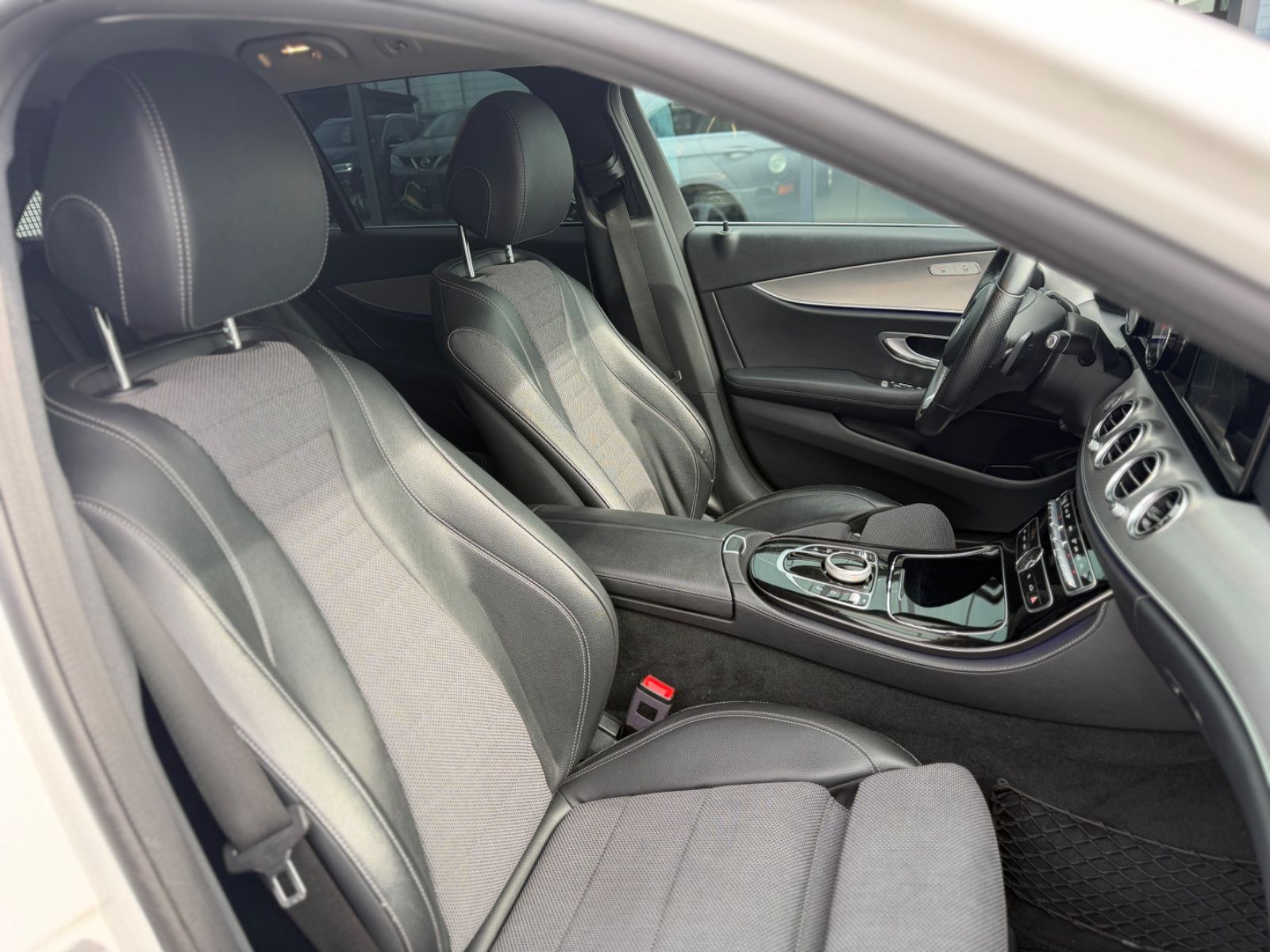 E 220 d T Modell Autom. Navi Leder LED