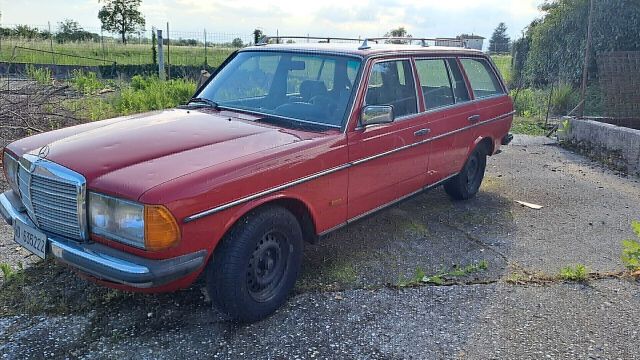 Mercedes-Benz Mercedes-benz 240 TD Un Classico con Potenziale 