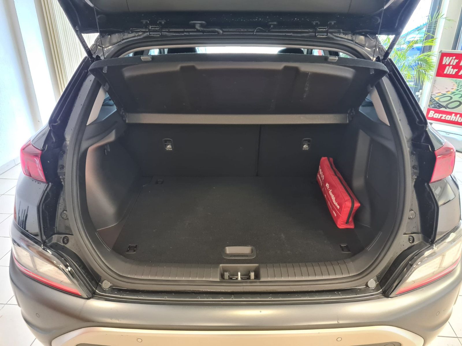 Fahrzeugabbildung Hyundai Kona 2WD / KAMERA / NAVI / ALLWETTER