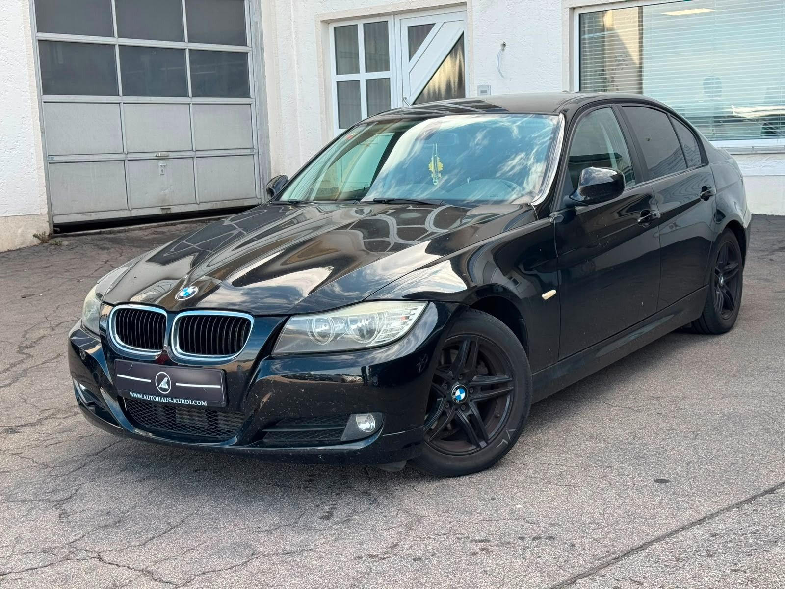 320d Limousine 8-FACH NAVI PDC SHZ LEDER 2ZKLIMA