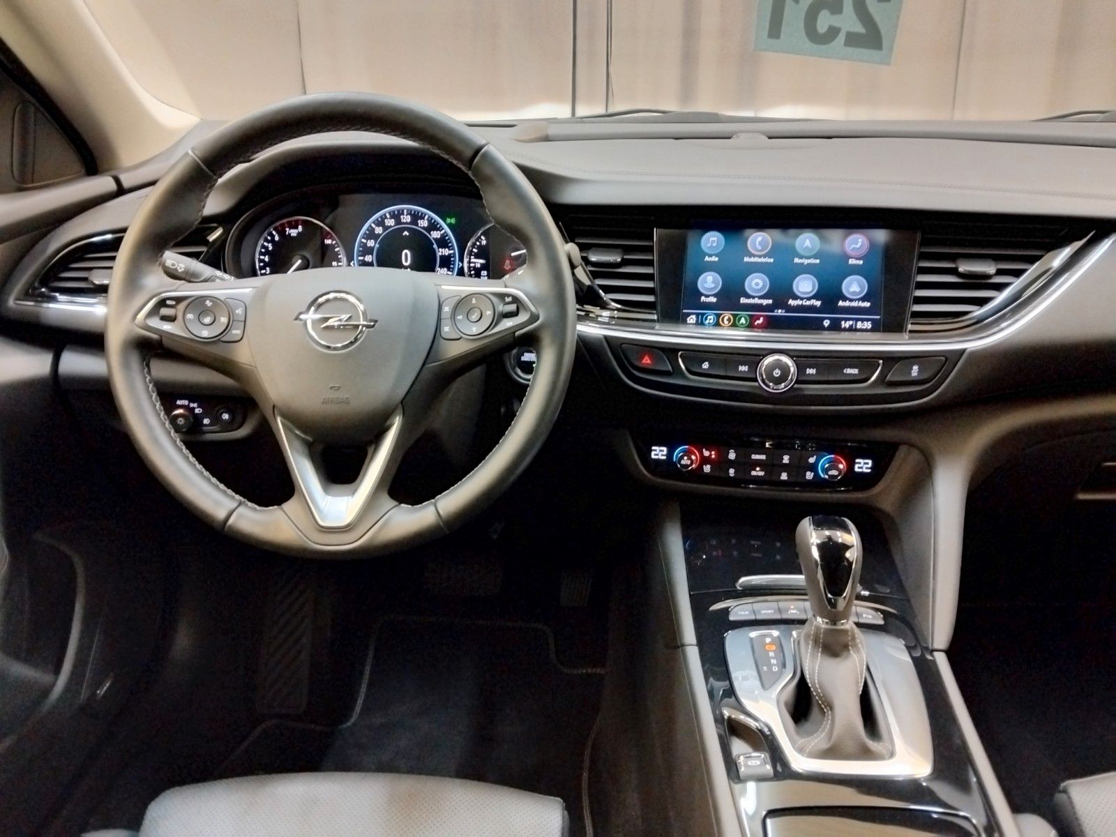 Opel Insignia (06/2026, Benzin)