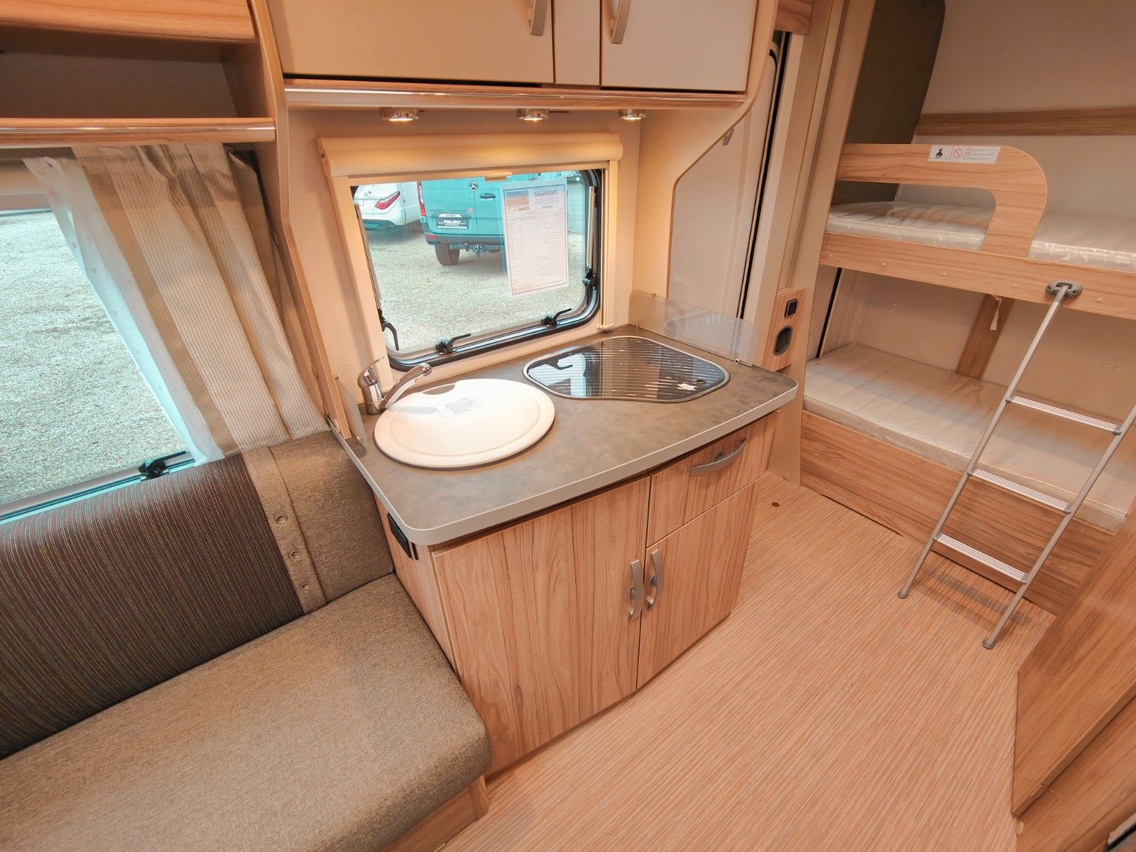 Fahrzeugabbildung HYMER / ERIBA / HYMERCAR Nova Light 515 - SIE SPAREN 3.469€ !!! -