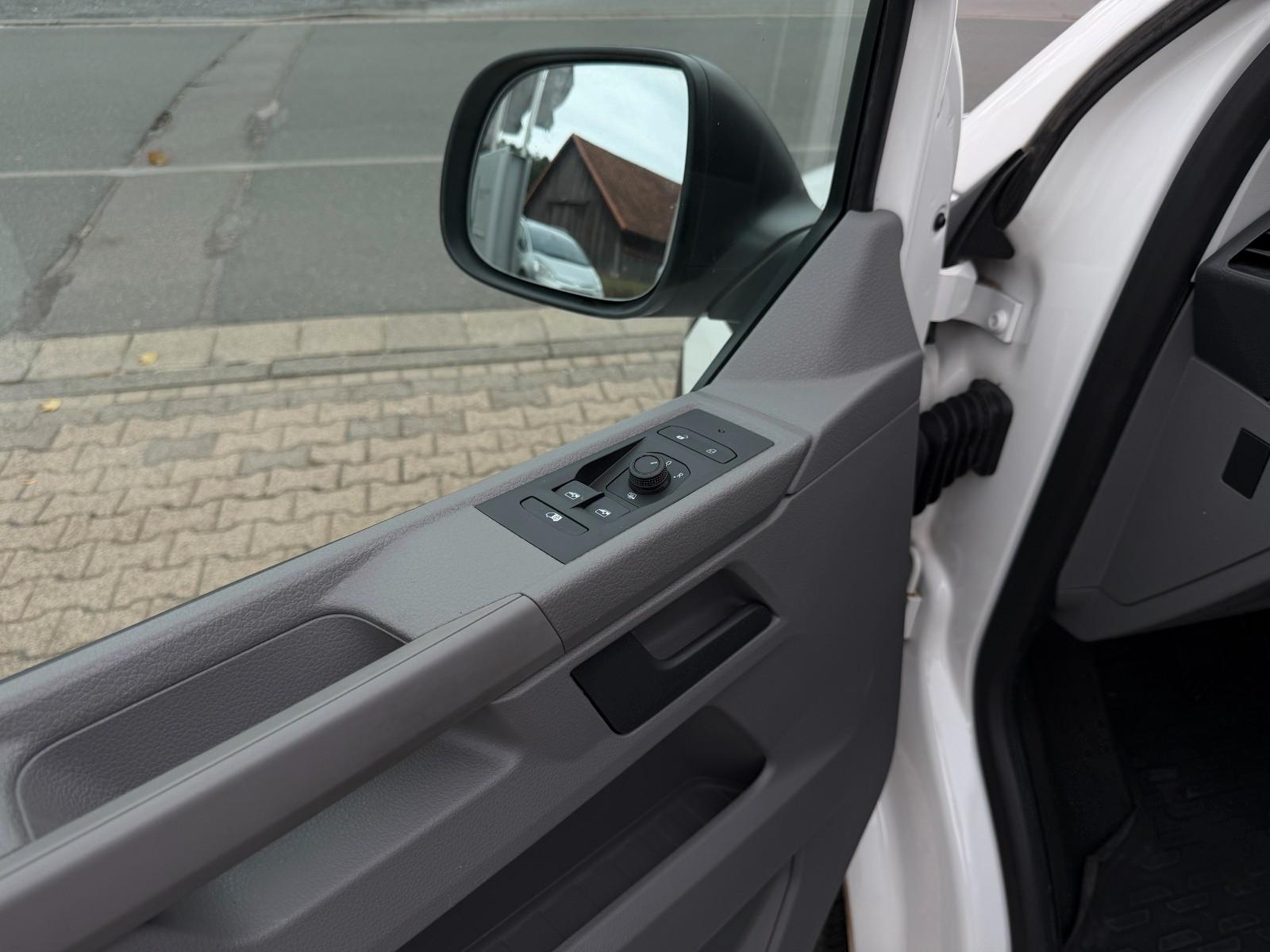 Volkswagen T6.1 Transporter Kasten FWD lang 3 SITZE*PDC*
