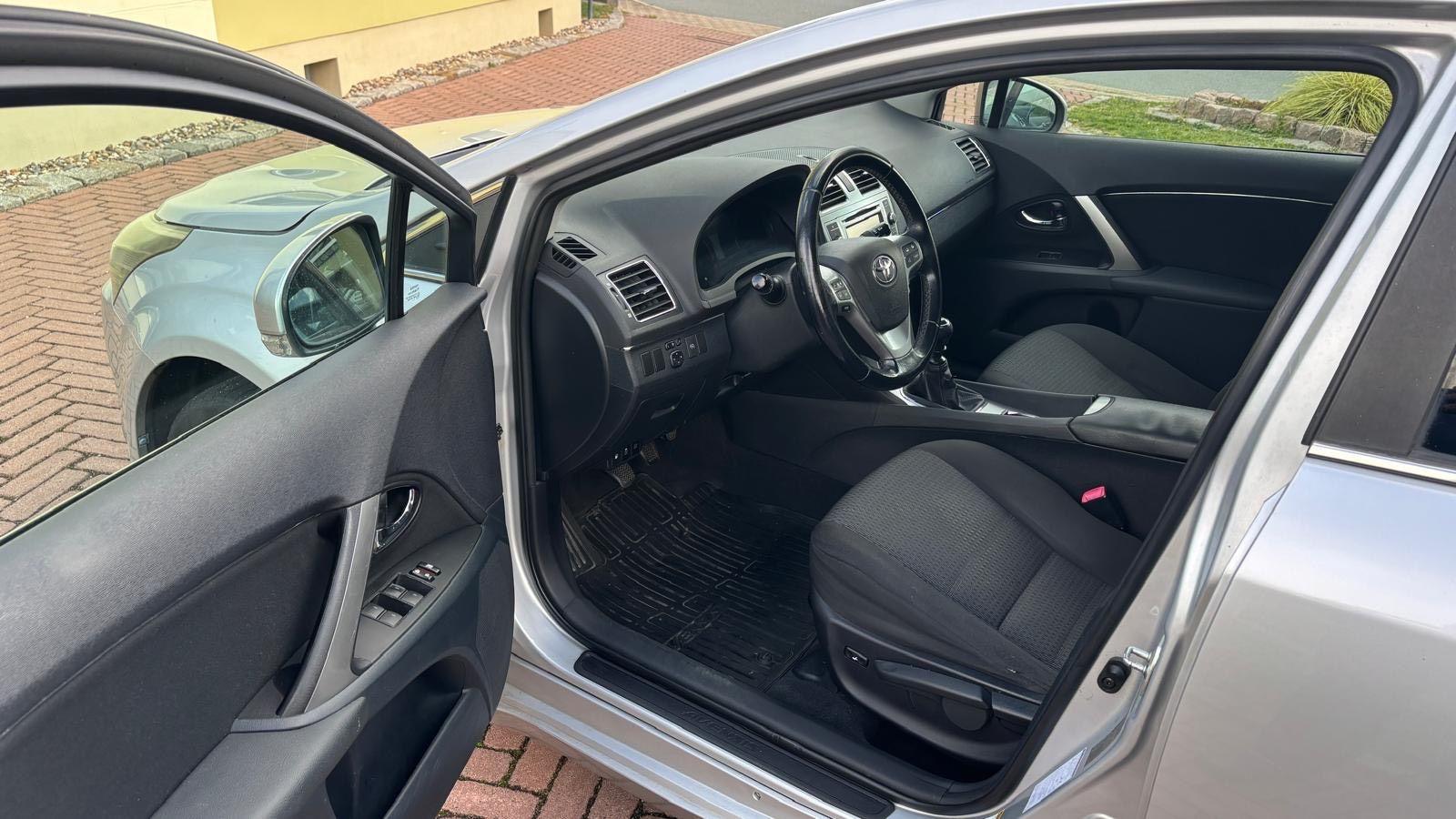 Toyota Avensis 2012 — photo 5
