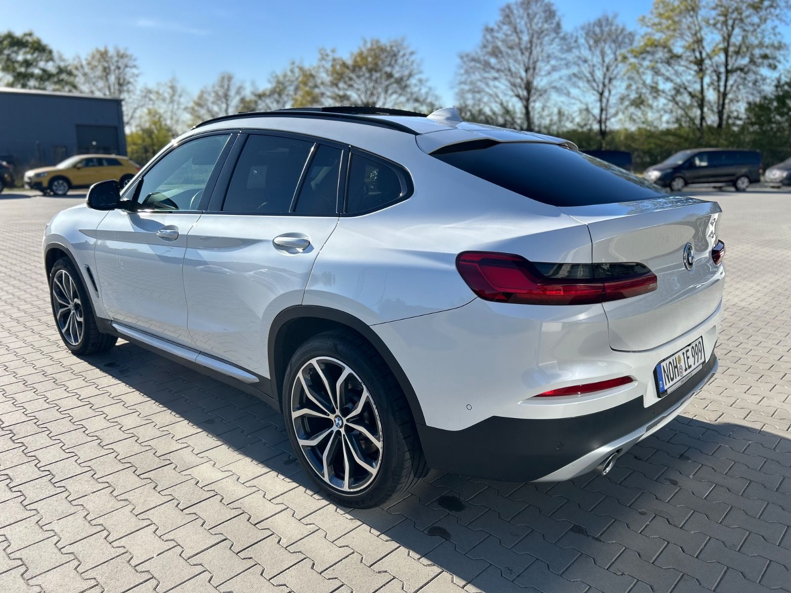 BMW X4 20d xLine -HUD-ACC-Pano-Memory-H&K-AHK-20Zo foto 3