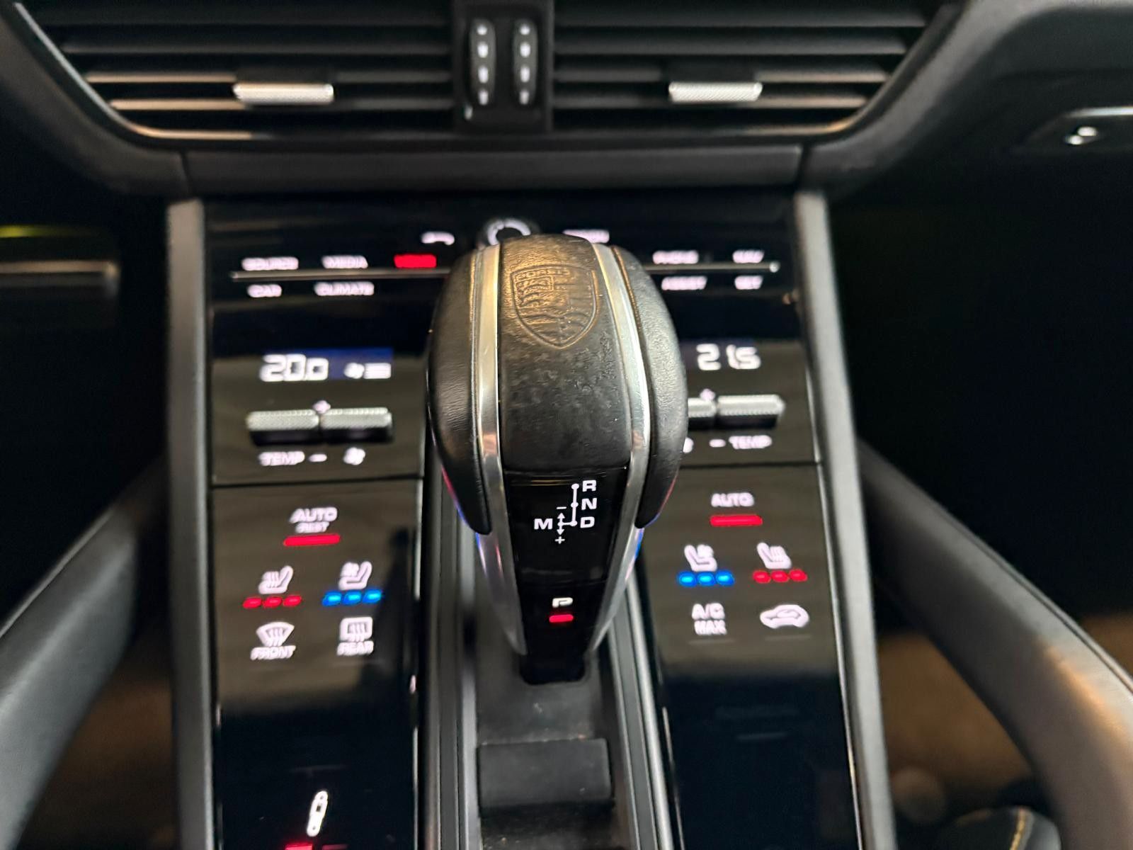 Fahrzeugabbildung Porsche Cayenne Coupe Turbo GT/Burmester/PCCB/Carbon