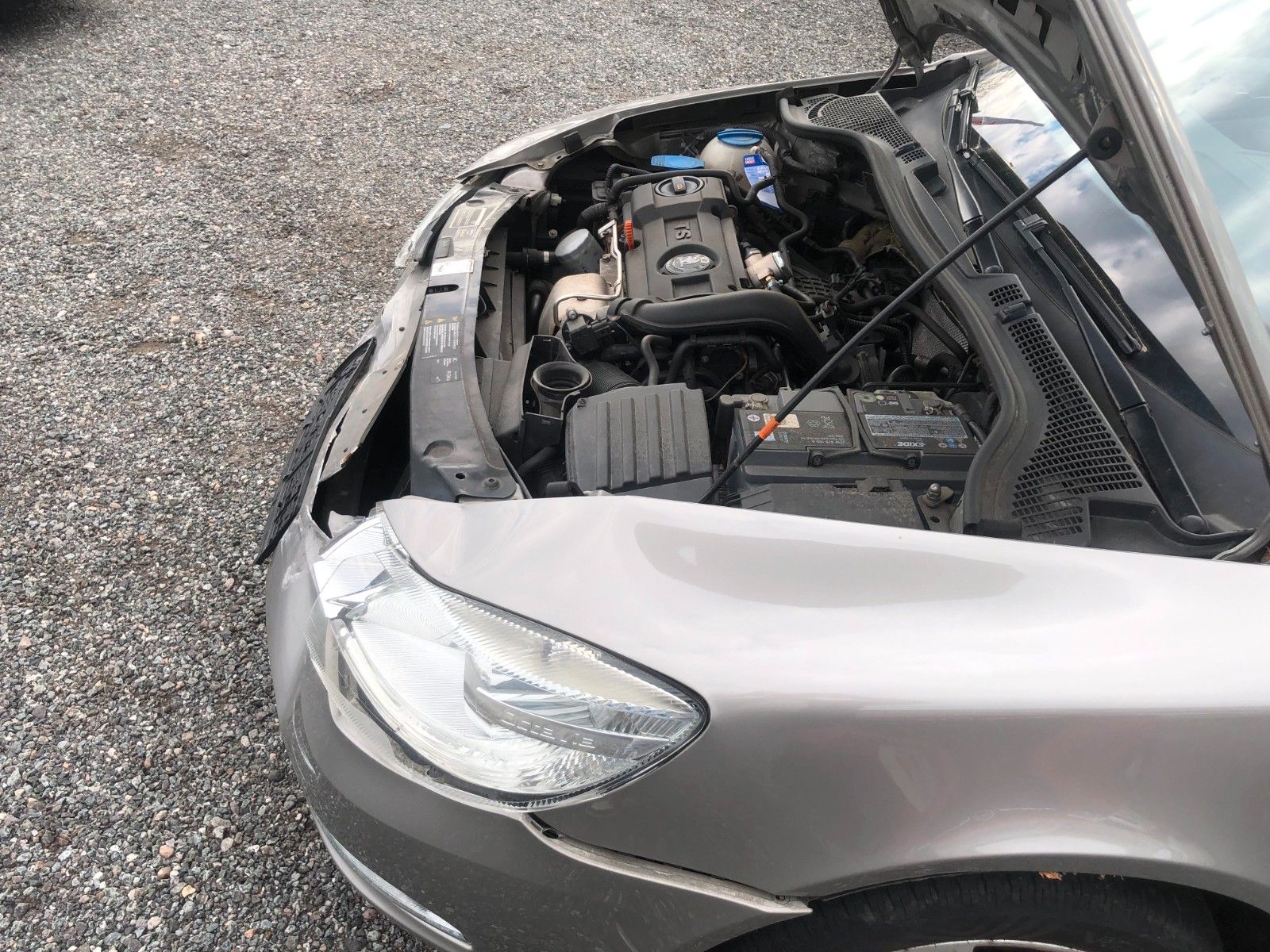 Fahrzeugabbildung SKODA Octavia Combi Elegance Unfall Front