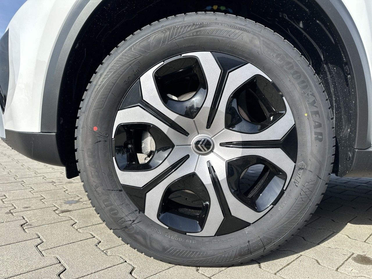 Fahrzeugabbildung Citroën C3 Aircross Hybrid 145 Doppelkupplung PLUS