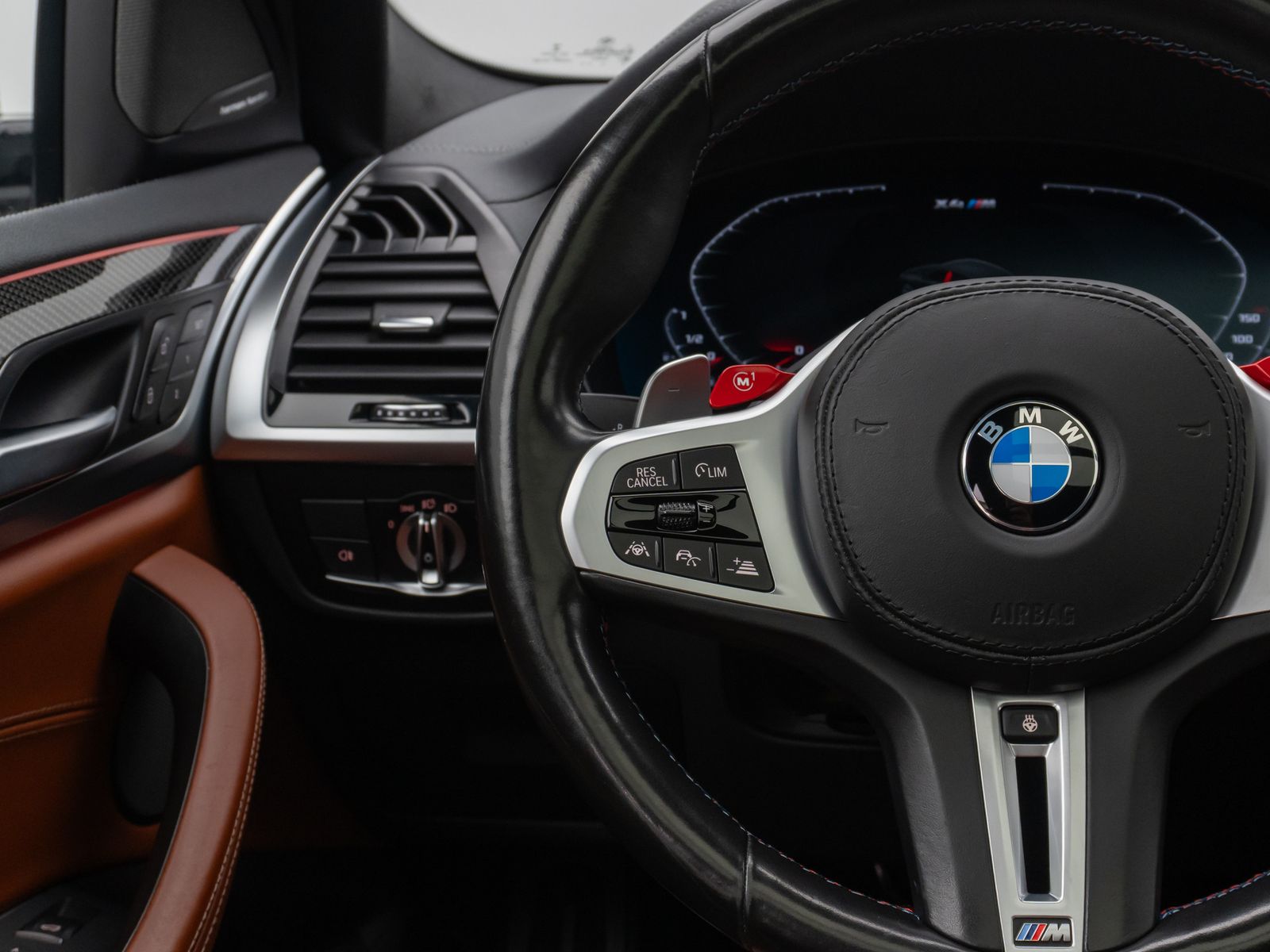 Fahrzeugabbildung BMW X4 M Panorama 360°HUD DAB H/K Individual 21Zoll