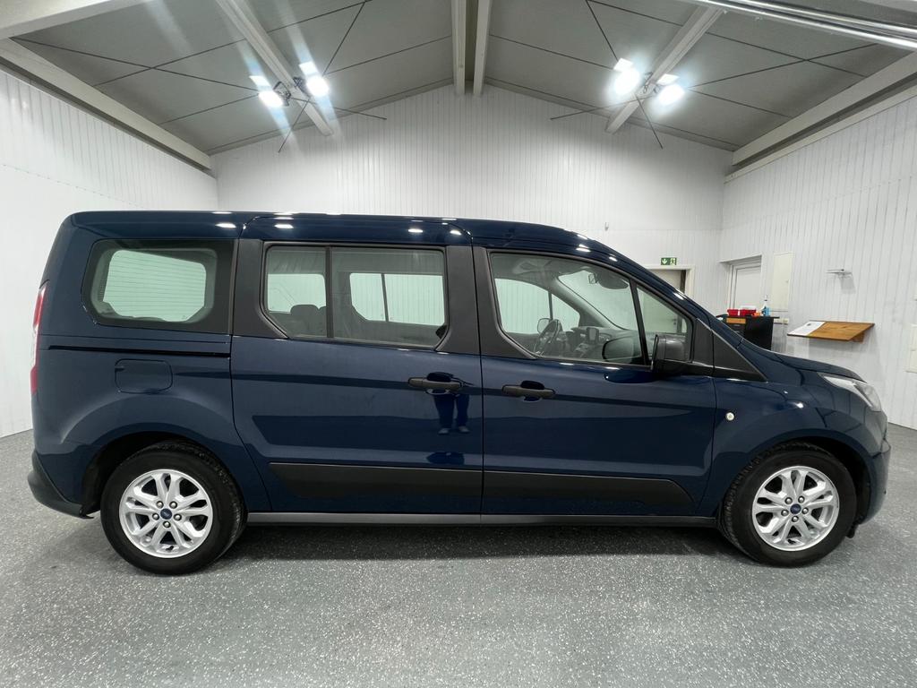 Ford Grand Tourneo