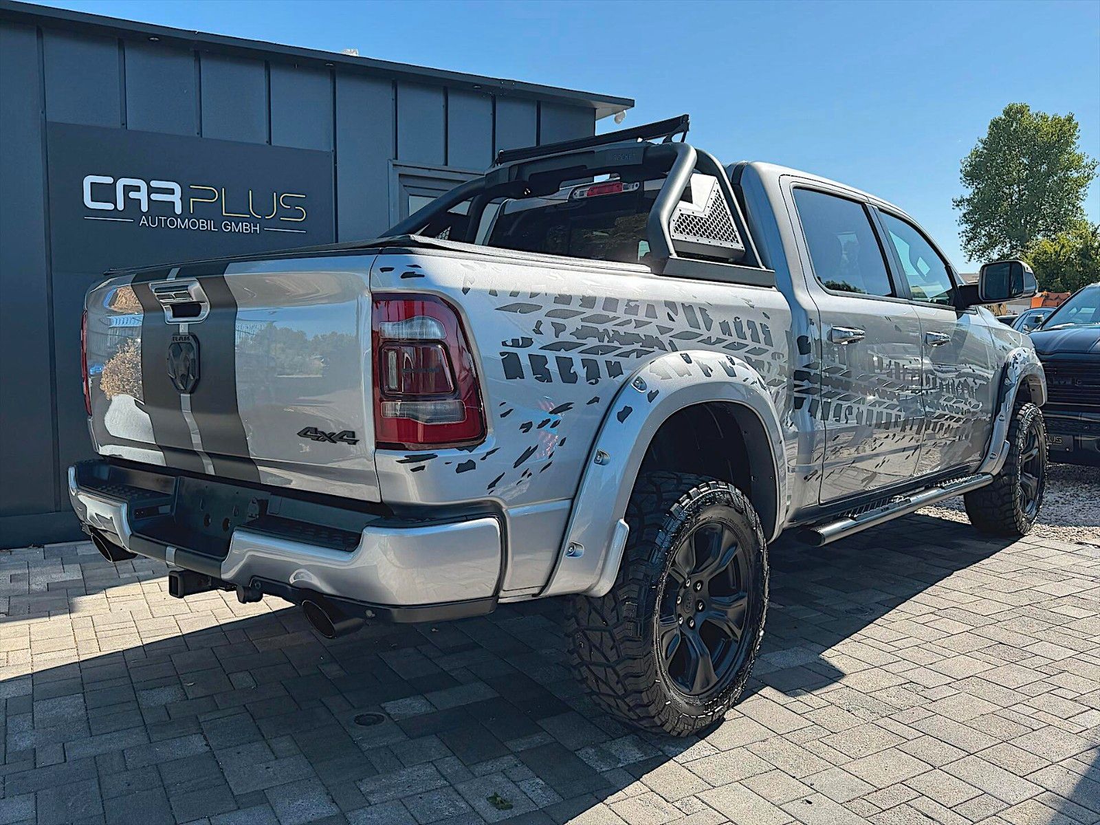 Fahrzeugabbildung Dodge RAM 5.7 V8 HEMI LARAMIE NIGHT Offroad 4x4 LED