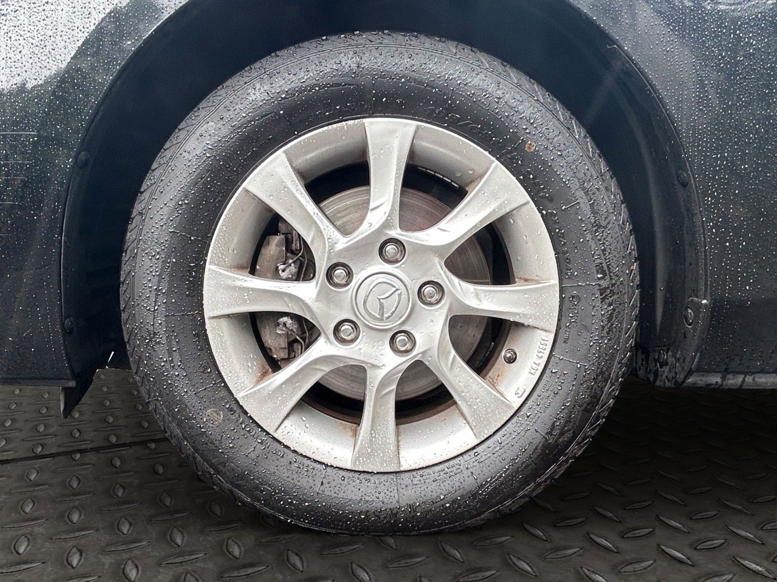 Fahrzeugabbildung Mazda 3 Lim. Center-Line/Service Neu/Navi/Sitzheizung/