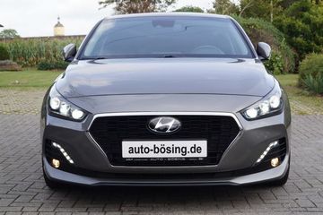 Hyundai i30  1.0T-GDI Fastback NAVI-KAMERA-LED-SHZG-PDC