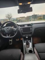 Skoda Octavia 2.0 TDI Green tec DSG RS Combi RS - Skoda Octavia: Grün